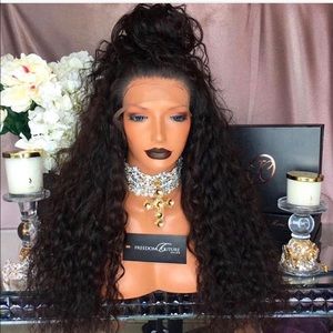 FREEDOM COUTURE LACE WIG CAMBODIAN CURLY VALENTINA
